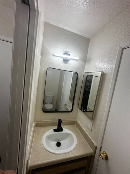 Building Photo - 28985 Calle Del Lago