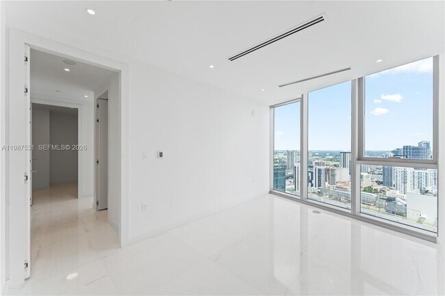 Building Photo - 300 Biscayne Blvd Way