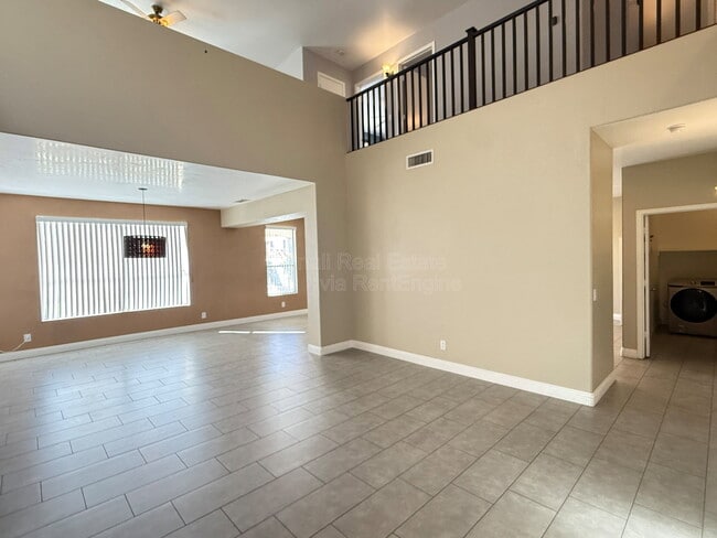 Building Photo - 6425 W Desert Hollow Dr