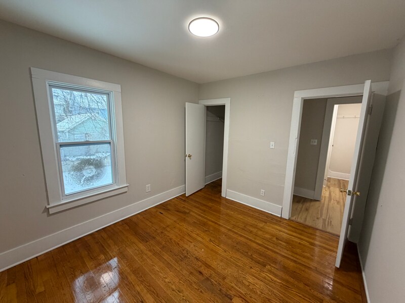 Building Photo - 513-15 Tennyson Ave