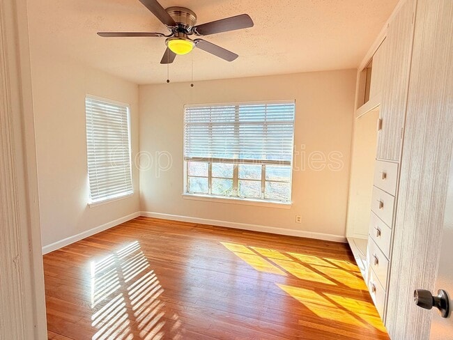 Building Photo - 339 Waxwood Ln