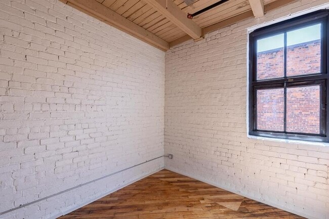 Building Photo - 116 N 4th St