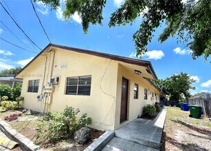 Building Photo - 1631 SW 44th Ave