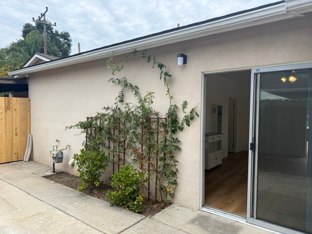 Building Photo - 341 Cambridge Dr