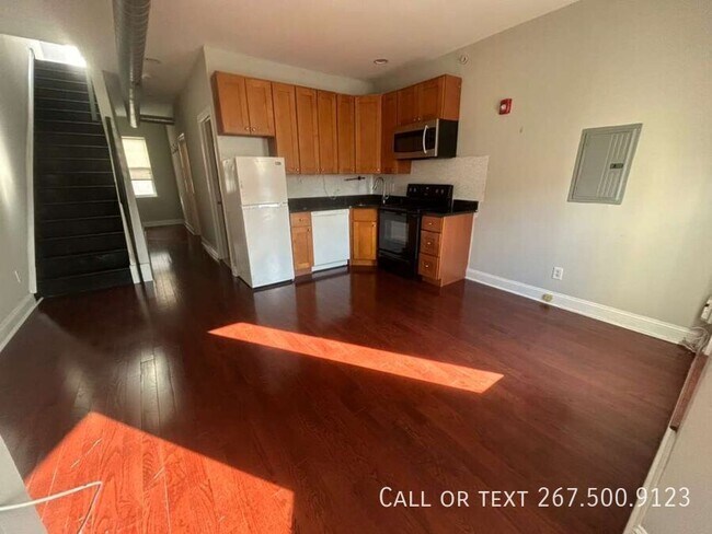 Building Photo - 1613 Frankford Ave