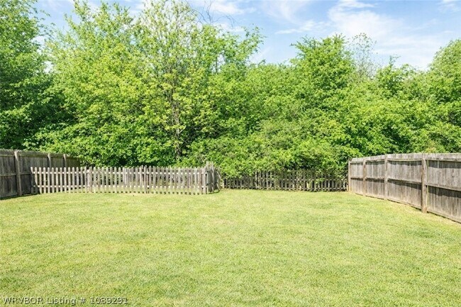 Building Photo - 6414 Huntington Ct