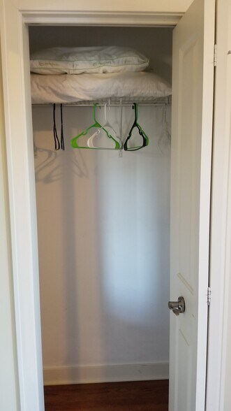 Building Photo - 3911 W Addison St