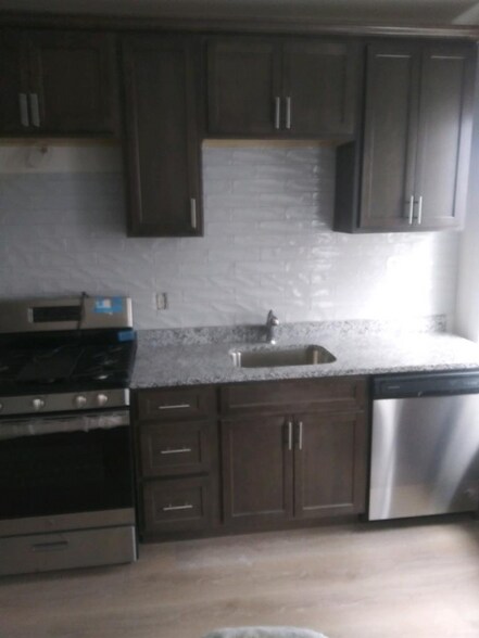 Building Photo - 115 Waterman Ave