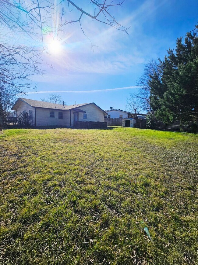 Building Photo - 309 Crystal Dr