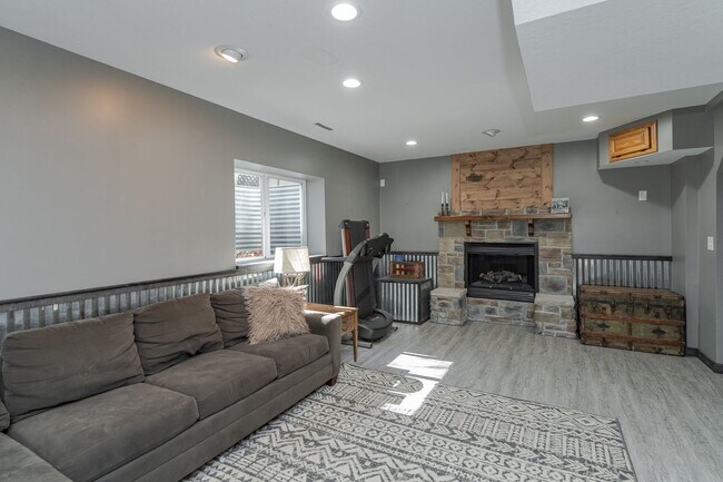 Building Photo - Spacious Home With Finished Basement And 3 Car Garage