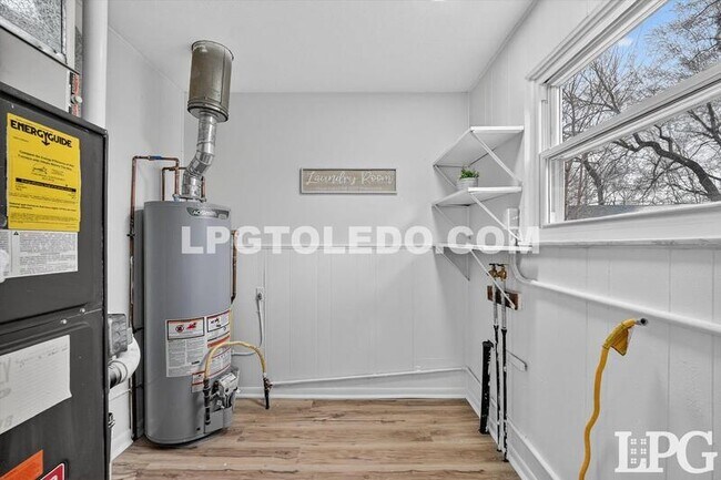 Building Photo - 927 W Northgate Pkwy