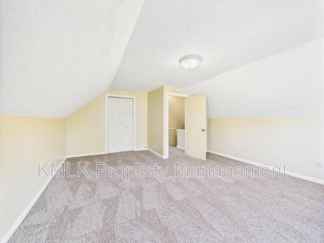 Building Photo - 855 Work Dr