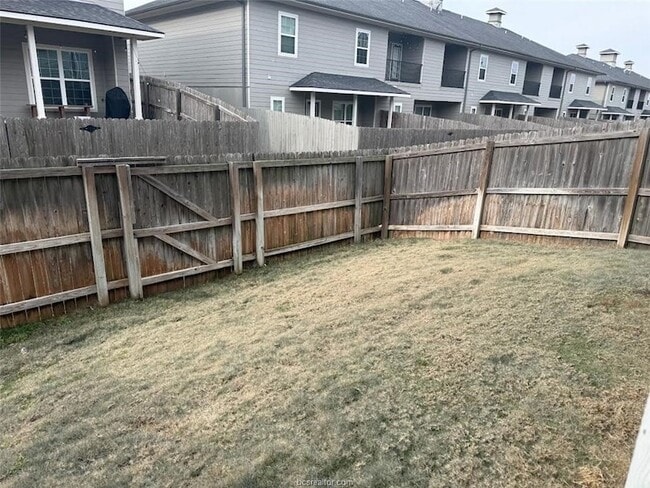 Building Photo - 3420 Summerway Dr