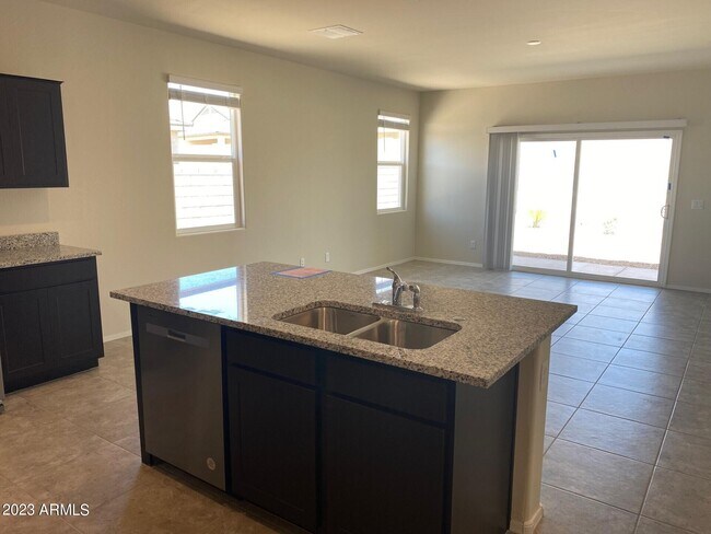 Building Photo - 1070 W Falls Canyon Dr