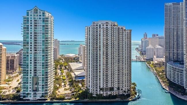 Building Photo - 901 Brickell Key Blvd
