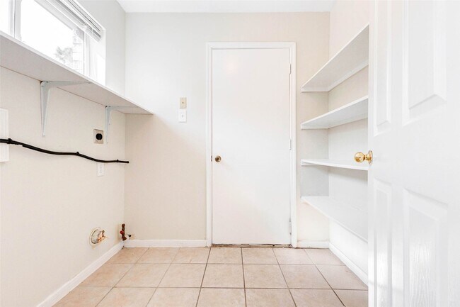 Building Photo - 5318 Cilantro Ln