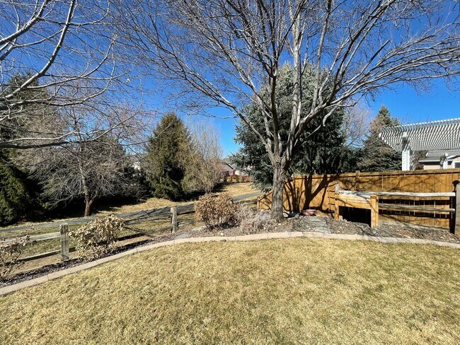 Building Photo - Beautiful 2 bed 2 bath home in the Woodbridge Subdivision.