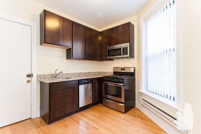 Building Photo - 2 bedroom in Chicago IL 60610