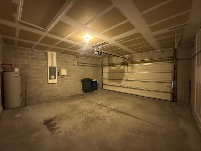 Building Photo - Beautiful 4 Bedroom 2 Bathroom Home in Bartow!