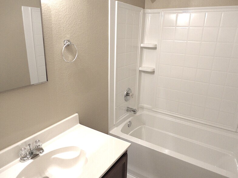 Building Photo - 9029 Quarter Horse Ln