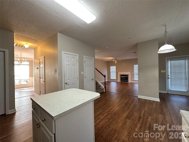 Building Photo - 5650 Berry Ridge Dr