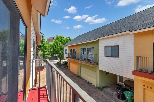 Building Photo - 4509B Eigel St