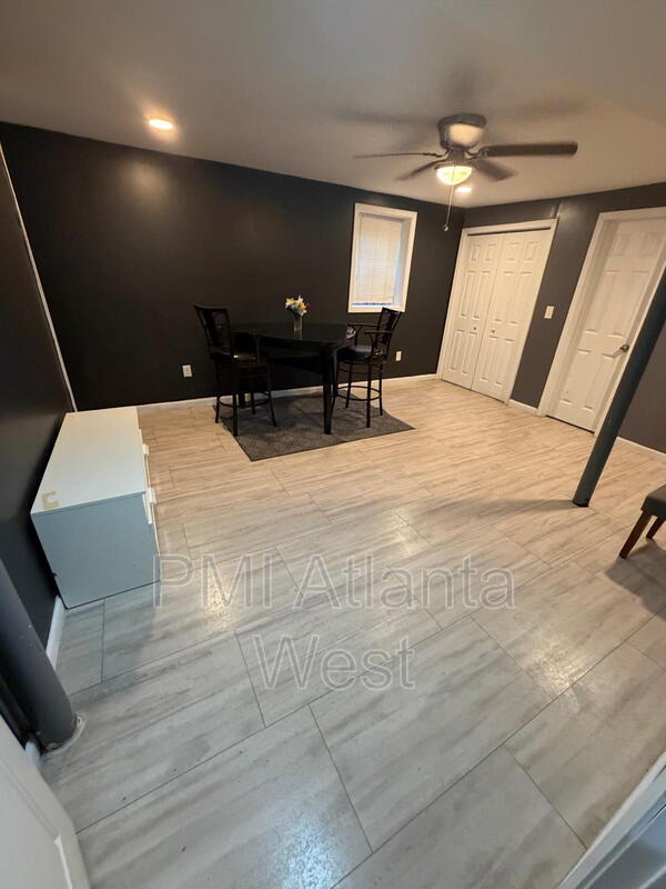 Building Photo - 1500 Avon Ave SW