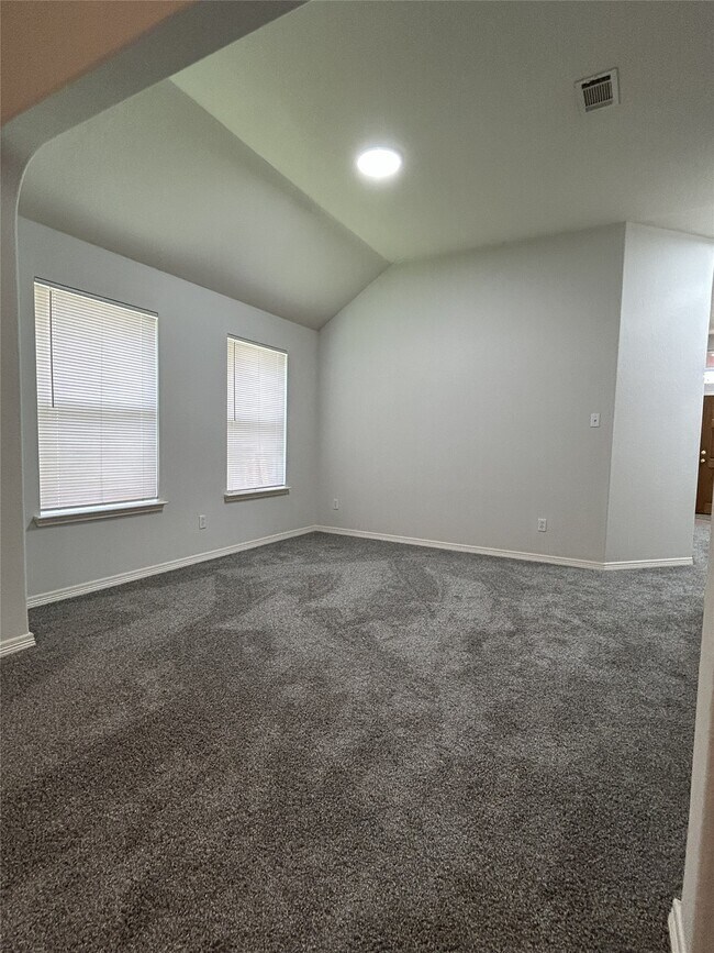 Building Photo - 1006 N Magnolia Dale Dr