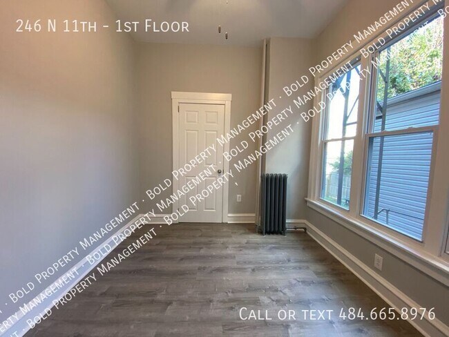 Building Photo - 246 N 11th-1st Floor