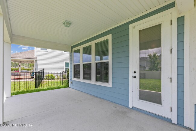 Building Photo - 213 Foxcross Ave