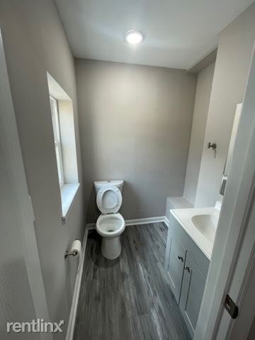 Building Photo - 3 br, 2.5 bath House - 2469 Brentwood Ave