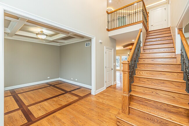 Building Photo - 361 S Elm St