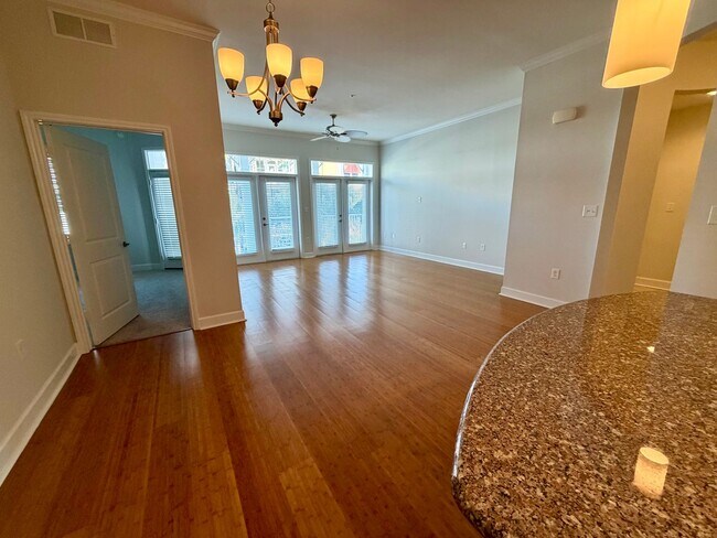 Building Photo - 2 Bedroom 2.5 Bath