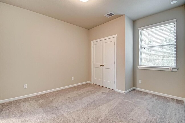 Building Photo - 332 N Spotted Fern Dr