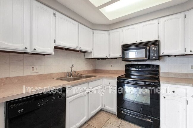 Building Photo - 6453 S Havana St