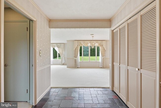 Building Photo - 11475 Pine Hill Dr
