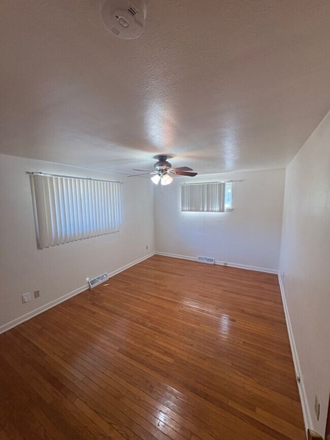 Building Photo - 2522 W Newman Pkwy