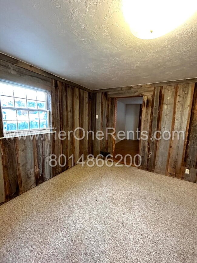 Building Photo - NO DEPOSIT option available for qualified renters!