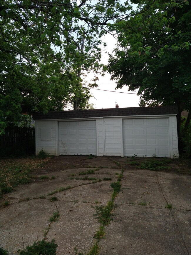 Building Photo - 4461 W 149th St