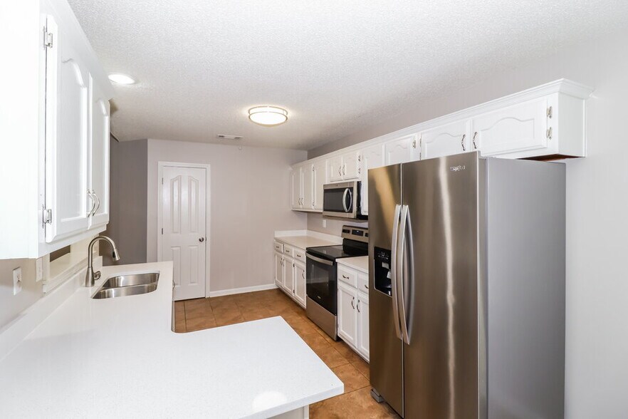 Building Photo - 5714 Pecan Trce