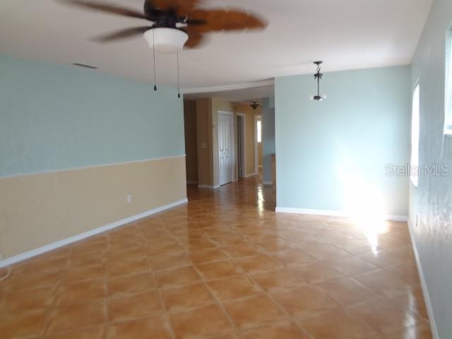 Building Photo - 1219 S Daytona Ave