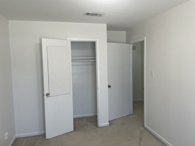 Building Photo - 1219 Neal Pickett Dr