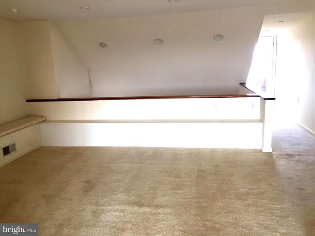 Building Photo - 28 Main St