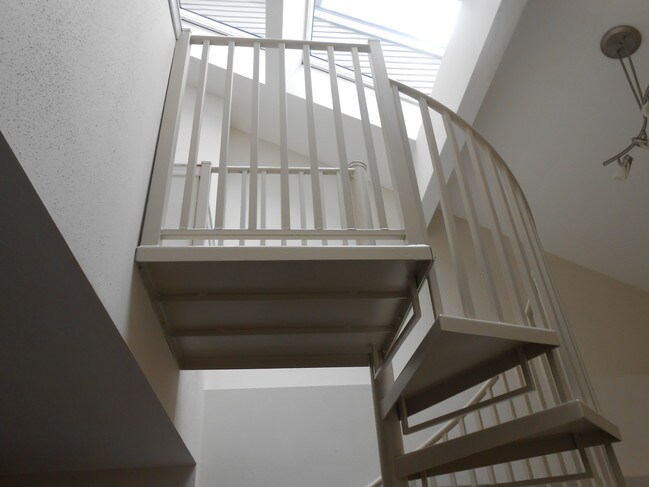 Building Photo - 7606 Westward Way