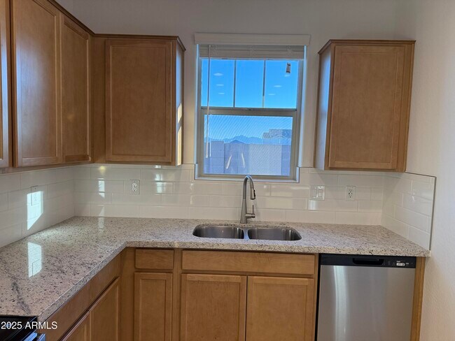 Building Photo - 9973 W Mitchell Ave