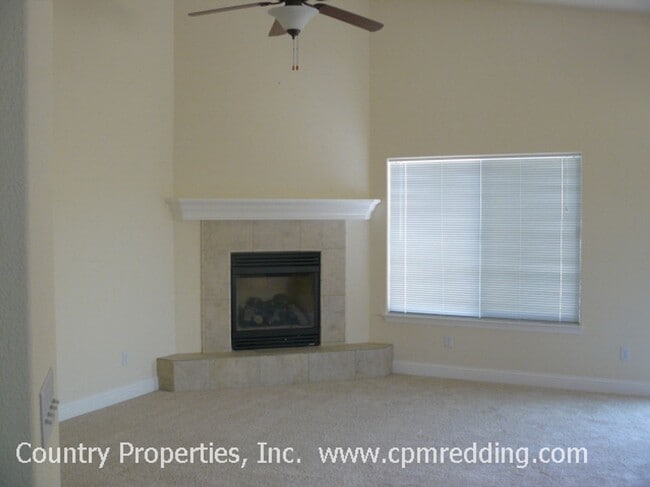 Building Photo - Spacious 3-Bedroom Plus Office Home in Riv...