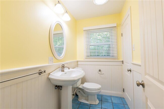 Building Photo - 48 Pleasant St