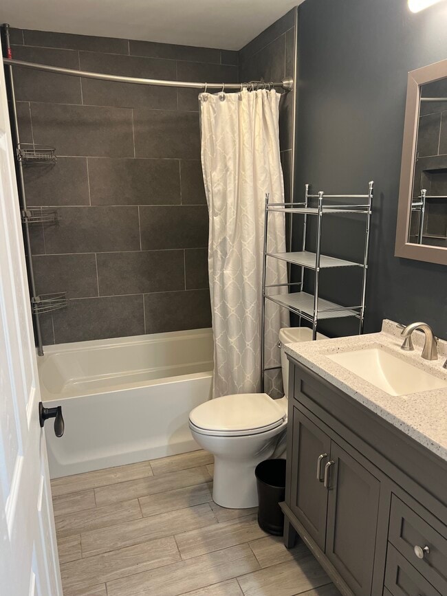 Building Photo - 443 South St