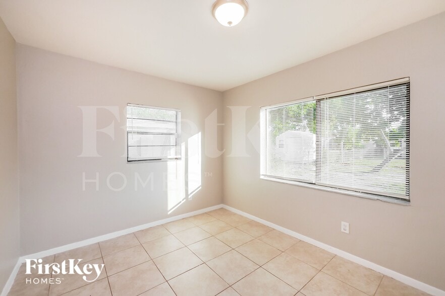 Building Photo - 3010 NW 187th St