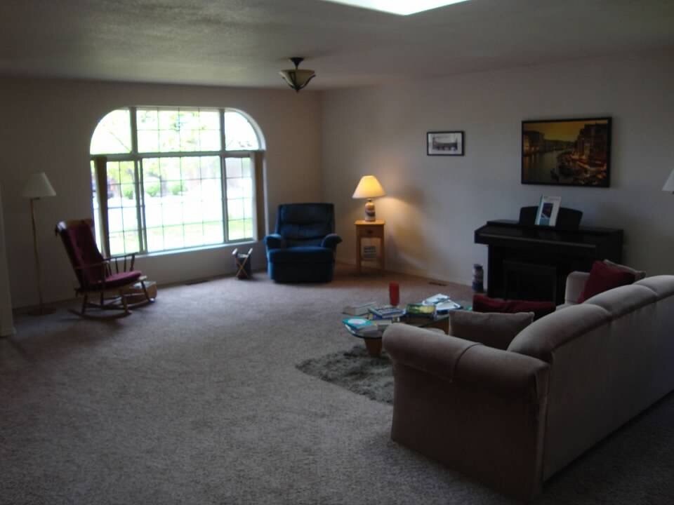 Building Photo - 1831 Fairway Dr